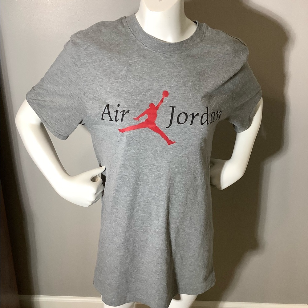 Men’s Air Jordan Small Standard Fit Short Sleeve Shirt